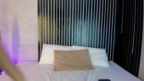 melody phillips online show from March 3, 2026, 5:13 am