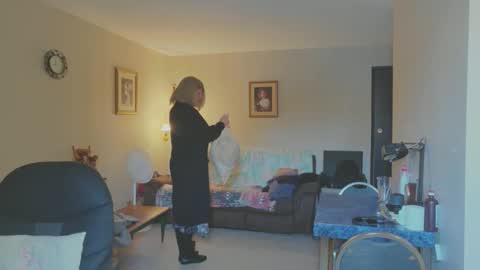 Melody online show from December 1, 2025, 6:24 pm