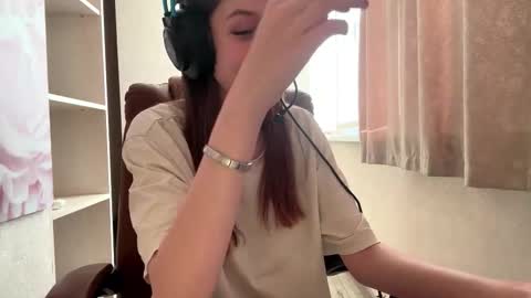 Hi Im Aria 18 years old online show from October 4, 2025, 1:20 pm