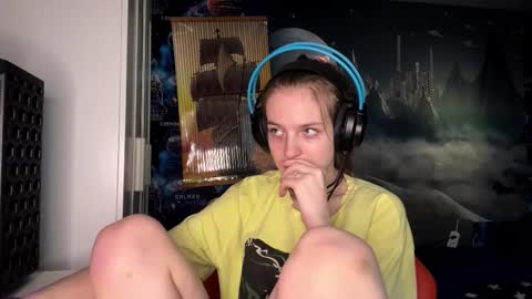 Hi Im Aria 18 years old online show from November 2, 2025, 12:18 pm