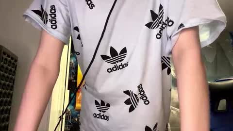 Snapshot of melonygriffen chatting on March 4, 2026, 12:22 pm Hi Im Aria 18 years old online show from March 4, 2026, 12:22 pm