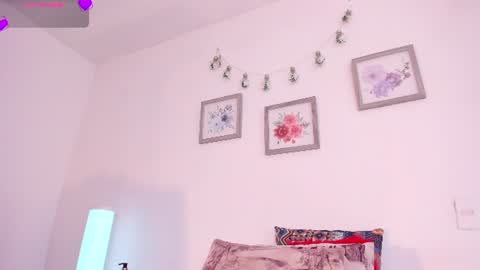 Snapshot of mely_rosee chatting on July 16, 2026, 12:44 pm online show from July 16, 2026, 12:44 pm