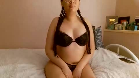 Snapshot of melyssaluv chatting on December 17, 2025, 2:17 am Melyssaluv online show from December 17, 2025, 2:17 am