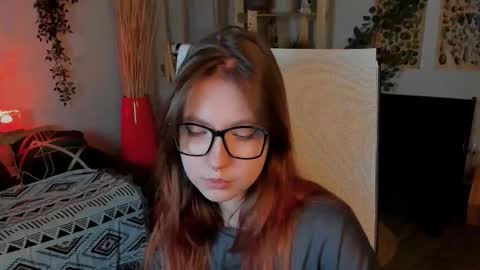 Mia online show from September 24, 2025, 3:48 pm