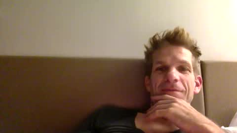 Snapshot of men2024again chatting on November 12, 2025, 4:13 am Andres online show from November 12, 2025, 4:13 am