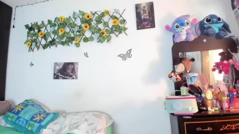 Snapshot of mensia_hernandez chatting on June 9, 2026, 1:12 pm Princess Mensia online show from June 9, 2026, 1:12 pm