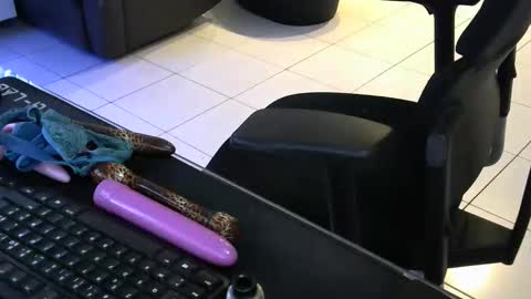 Snapshot of mentosgum chatting on February 23, 2026, 6:49 pm mentosgum online show from February 23, 2026, 6:49 pm