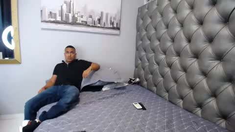 Snapshot of menxtop chatting on March 18, 2026, 2:26 am Tony and David online show from March 18, 2026, 2:26 am