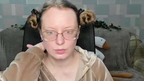 meowcr online show from December 13, 2025, 10:26 pm