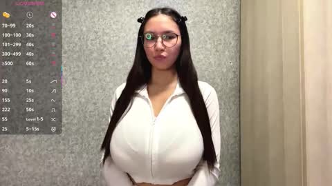 Snapshot of meowgirlye chatting on February 2, 2026, 9:08 am Mona online show from February 2, 2026, 9:08 am