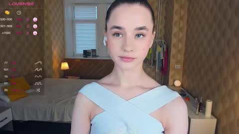 Snapshot of meoww_meows chatting on October 31, 2025, 12:06 pm Julie online show from October 31, 2025, 12:06 pm