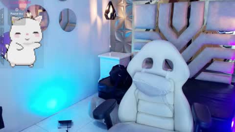    online show from September 11, 2025, 6:52 pm