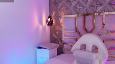    online show from October 6, 2025, 7:11 pm