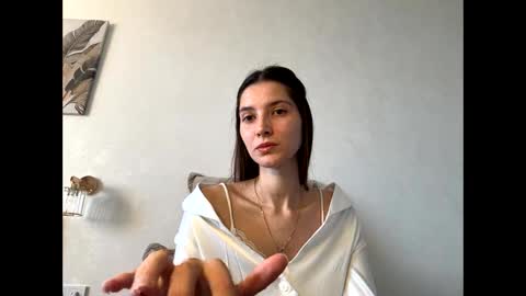 Snapshot of meralynn chatting on April 9, 2026, 3:28 pm LEVA online show from April 9, 2026, 3:28 pm