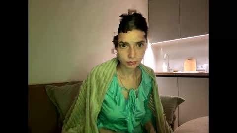 Snapshot of meralynn chatting on April 21, 2026, 5:39 pm LEVA online show from April 21, 2026, 5:39 pm