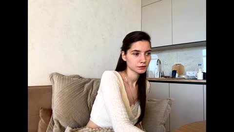 Snapshot of meralynn chatting on April 27, 2026, 3:32 pm LEVA online show from April 27, 2026, 3:32 pm