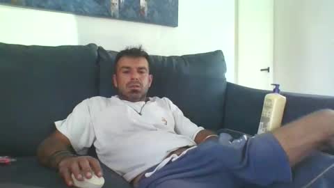 Mercedes190d online show from October 21, 2025, 5:57 pm