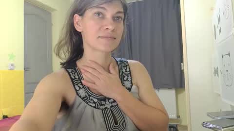 Miss Helena online show from November 19, 2025, 4:18 pm