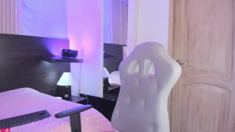 meredith_spencer online show from January 24, 2025, 9:37 pm