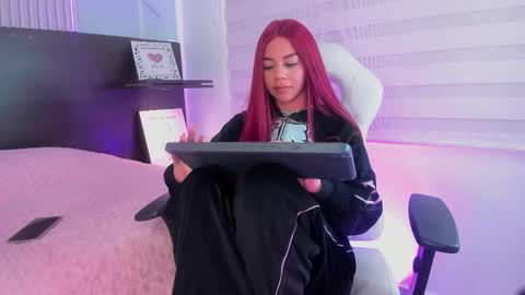 meredith_spencer online show from February 25, 2025, 5:25 pm