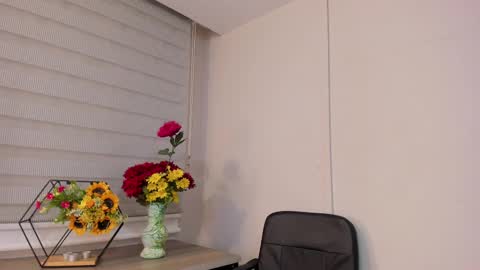 Merida  online show from March 8, 2025, 6:58 pm