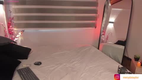 Merida  online show from October 8, 2025, 1:09 pm