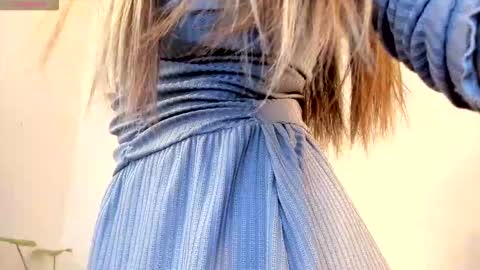 laura 3 i am independent model online show from November 27, 2025, 2:57 am