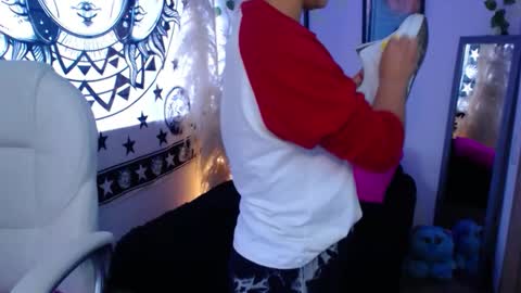 Merilyn  online show from November 11, 2025, 3:12 pm