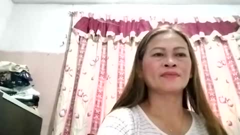 Snapshot of merry_ann123 chatting on May 18, 2026, 2:51 am merry_ann123 online show from May 18, 2026, 2:51 am