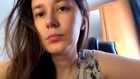 Jessica online show from April 2, 2026, 7:06 am