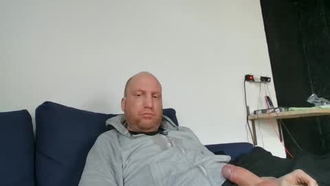 metaller123456 online show from April 3, 2026, 6:55 am