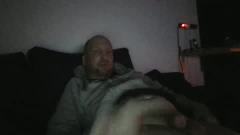 metaller123456 online show from April 3, 2026, 7:01 pm