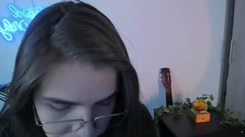 Snapshot of meurief chatting on July 5, 2026, 12:17 am Meurif online show from July 5, 2026, 12:17 am
