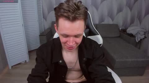 MEVERIK OUSHEN online show from April 6, 2026, 1:23 pm