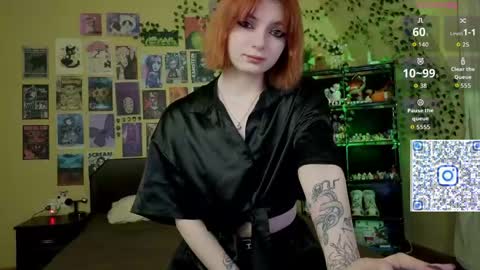 Snapshot of mevis_li chatting on May 29, 2026, 10:19 pm Mavis online show from May 29, 2026, 10:19 pm