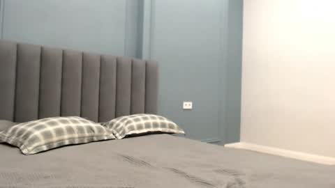 Mey  Kylie online show from December 3, 2024, 2:27 pm