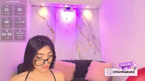 Mhia Kate online show from November 18, 2025, 12:09 pm