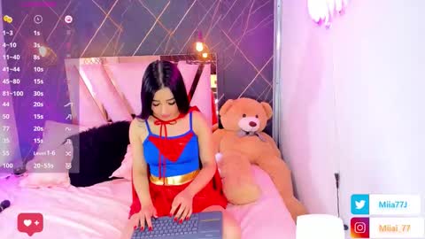 Snapshot of mia77_ chatting on October 31, 2025, 8:32 pm Mia online show from October 31, 2025, 8:32 pm