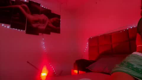 Emi online show from November 8, 2025, 7:12 pm