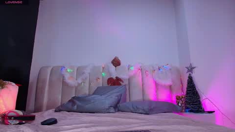 Emi online show from December 17, 2025, 7:20 pm