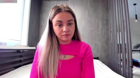 Mia online show from February 4, 2026, 3:56 am