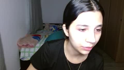 Mia online show from September 20, 2025, 5:52 am