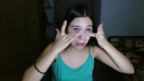 Mia online show from April 21, 2026, 3:35 am