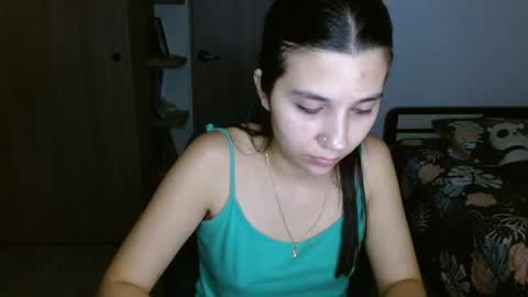 Mia online show from April 23, 2026, 4:03 am