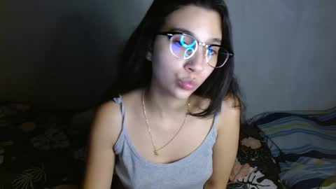Mia online show from May 28, 2026, 5:16 am