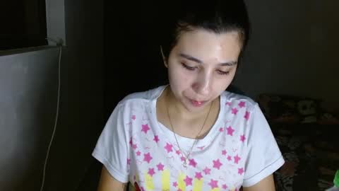Mia online show from June 5, 2026, 4:41 am