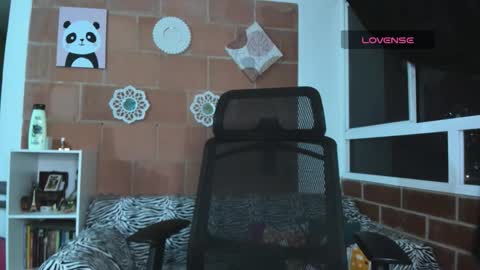 mia__love111 online show from February 14, 2026, 10:12 am