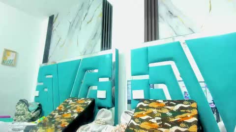 Mia online show from September 9, 2025, 11:43 am