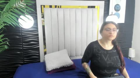 Dreams Couple online show from January 7, 2025, 7:06 pm