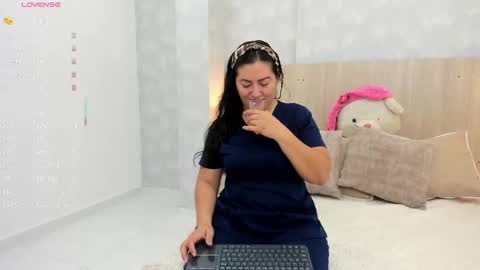 Mia Aristizabal online show from October 20, 2025, 11:43 am